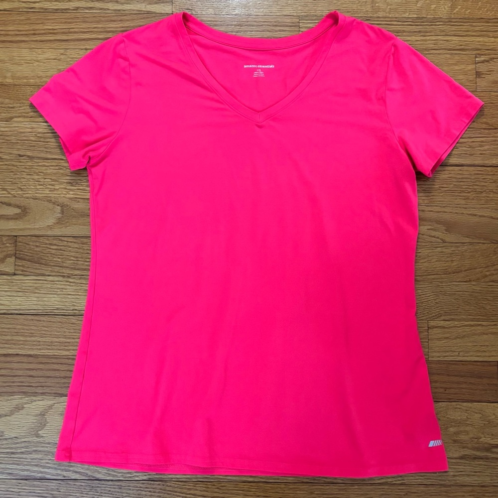 Amazon Essentials Tee Women’s Large Pink Vneck Shirt Activewear Athletic New
